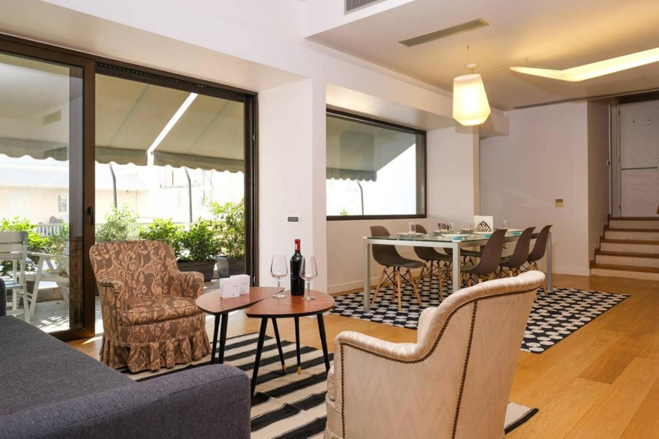 Ferienwohnung Urban Luxury homm Apt. in Deinokratous Str. Athen Exterior foto